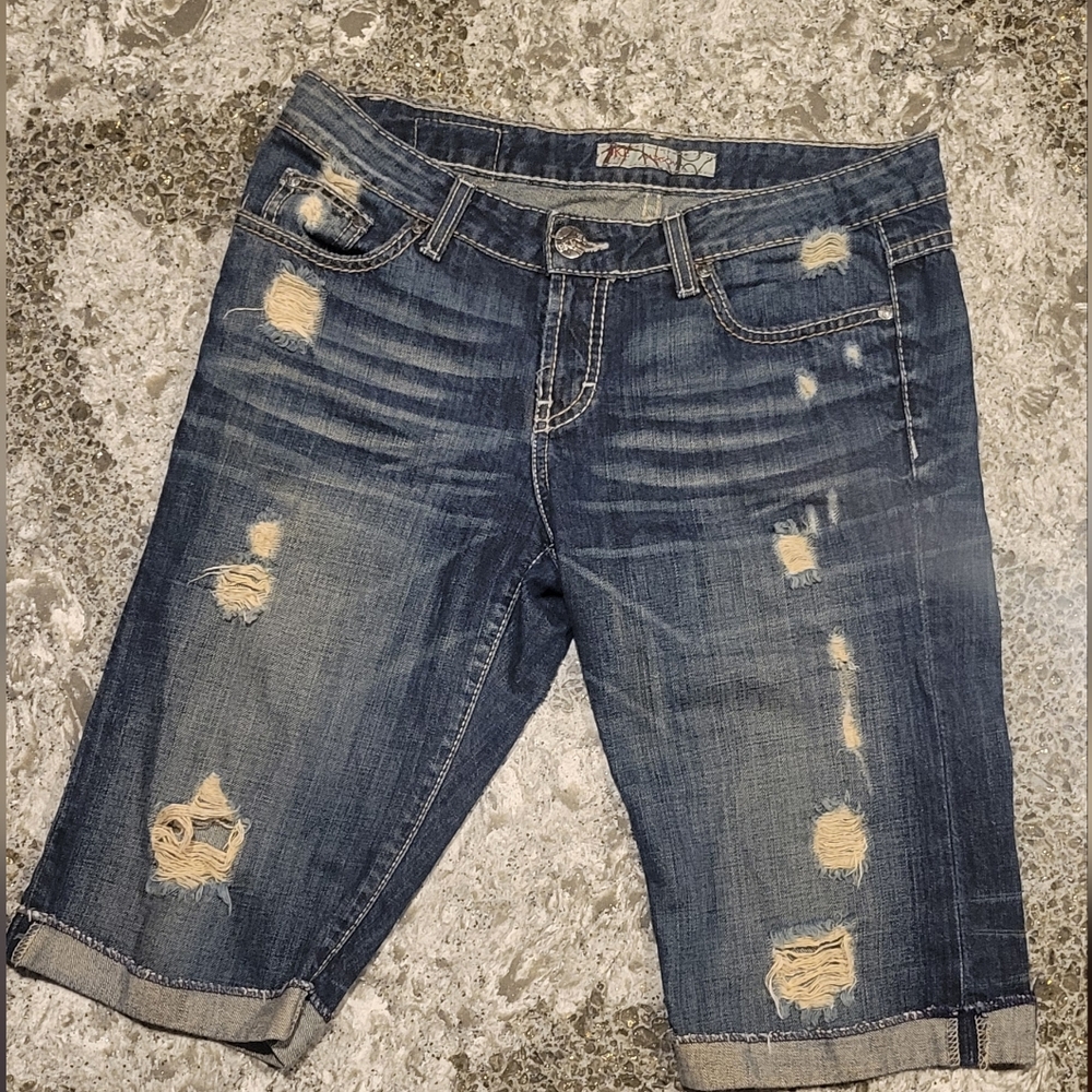 Bke Madison Distressed Bermuda shorts